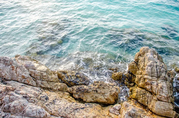 Natural Stone Beach Splashing Wave Sea Sunny Day Koh Larn — Stock Photo, Image