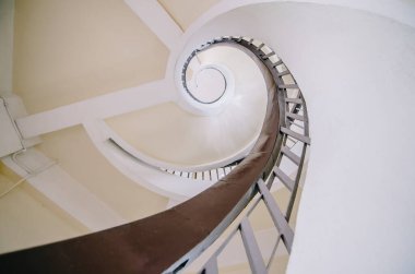 Çin ve Japon bahçesindeki pagoda 'daki Spiral Merdiven