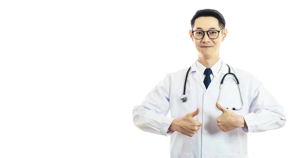 Asiatico Buon Medico Uomo Sorriso Pollici Migliore Salute Assicurazione Pacchetto — Foto Stock