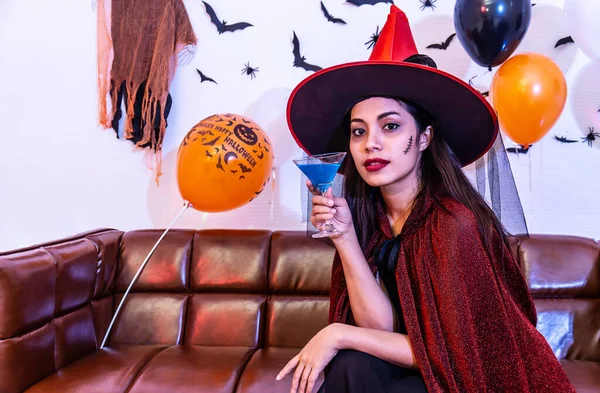 Beautiful Asian Young Girl Witch Costume Having Fun Cocktail Drink — Stock Photo, Image