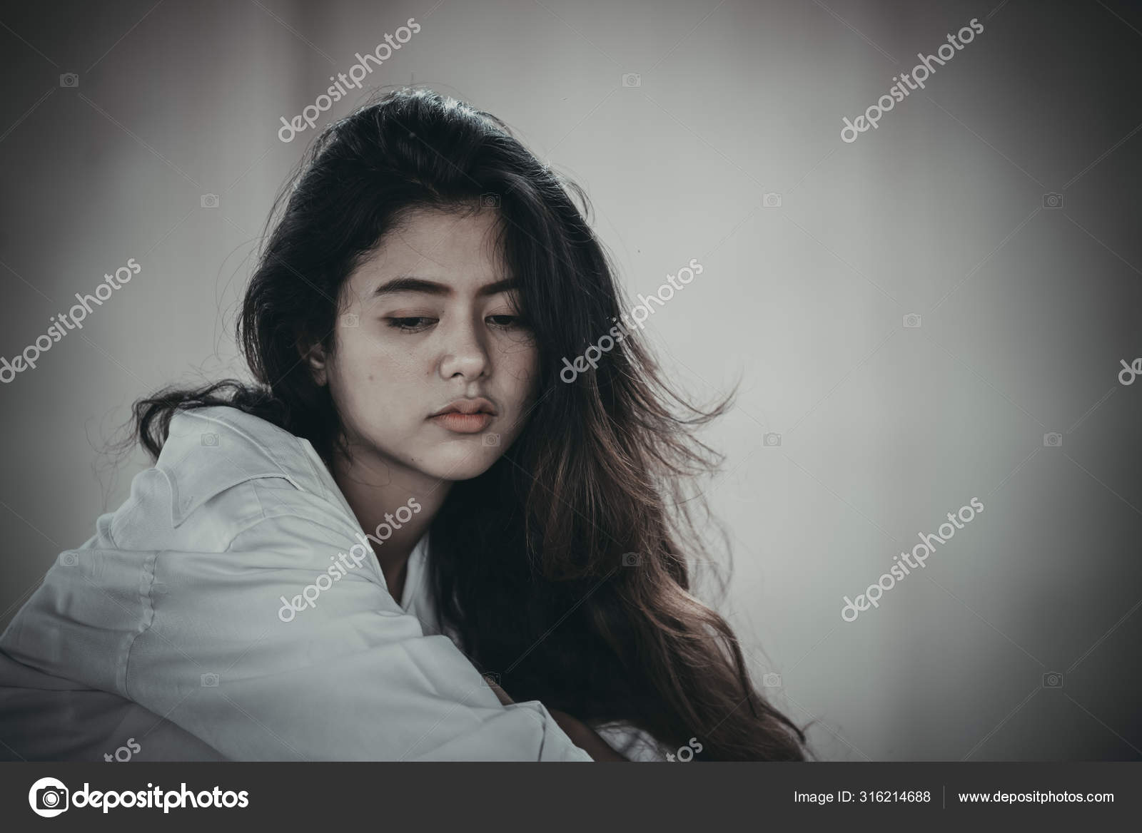 Beautiful Thai Woman Very Sad Unrequited Love Rethink Think ...