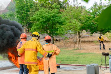 THAILAND, APRIL - 2016, 22: Synchrotron Işık Araştırma Enstitüsü Nakhonratchasima, Tayland 'da itfaiye eğitimi