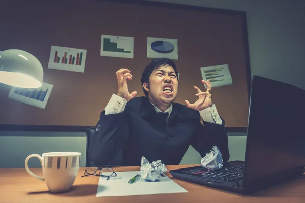 Empresário Asiático Sob Estresse Durante Trabalho Excessivo — Fotografia de Stock
