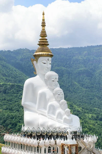 Vacker Utsikt Över Majestätisk Buddha Skulptur — Stockfoto