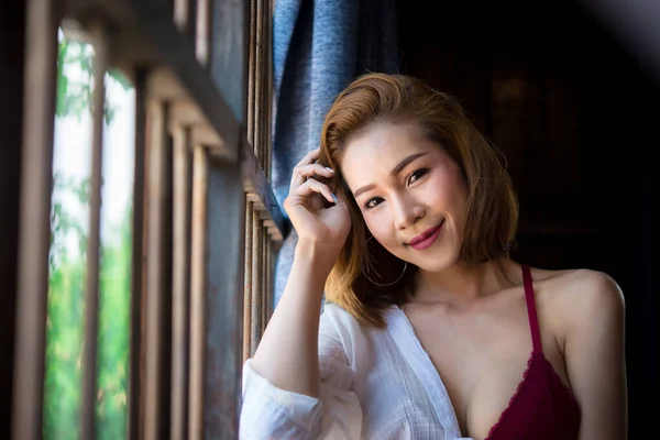 Porträt Der Schönen Asiatischen Sexy Frau Schlafzimmer Thailand — Stockfoto