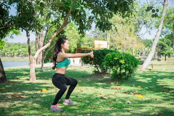 Asiatische Schlanke Frau Aufwärmen Vor Dem Training Schlanke Mädchen Sport — Stockfoto