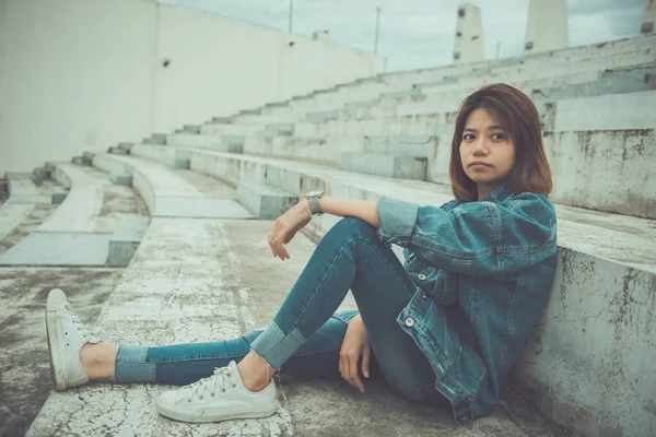 Retrato Mulher Triste Estilo Vintage Ela Coração Partido Amor — Fotografia de Stock