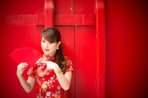 Retrato Bela Mulher Asiática Vestido Cheongsam Tailândia Pessoas Conceito Feliz — Fotografia de Stock