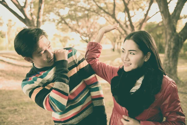 Photo Couple Asiatique Sur Valentines Jour Sur Vintage Style — Photo