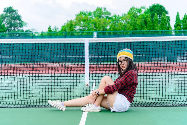 Hipster Chica Asiática Posar Para Tomar Una Foto Retrato Moda — Foto de Stock
