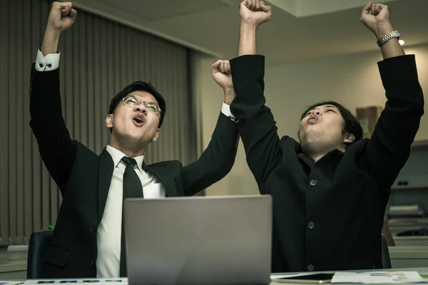 Dos Empresarios Asiáticos Concepto Éxito Tailandia Empleado Feliz Del Trabajo — Foto de Stock