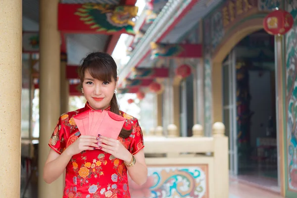 Портрет Красивої Азійської Жінки Чонссам Сукні Таїланд Китайською Новорічною Концепцією — стокове фото