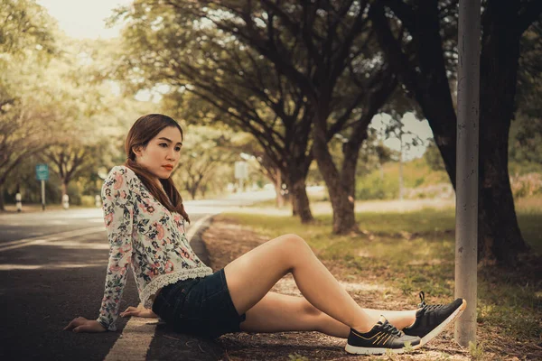 Mulher Tailandesa Bonita Muito Triste Amor Não Correspondido Coração Partido — Fotografia de Stock