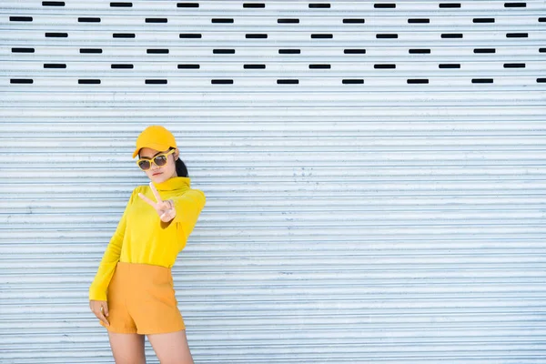 Porträt Der Schönen Asiatischen Frau Gelben Tüchern Hipster Mädchen Tragen — Stockfoto