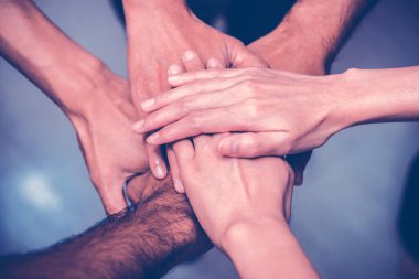 İş adamları el ele tutuşsun, Taylandlılar birlikte çalışsın.