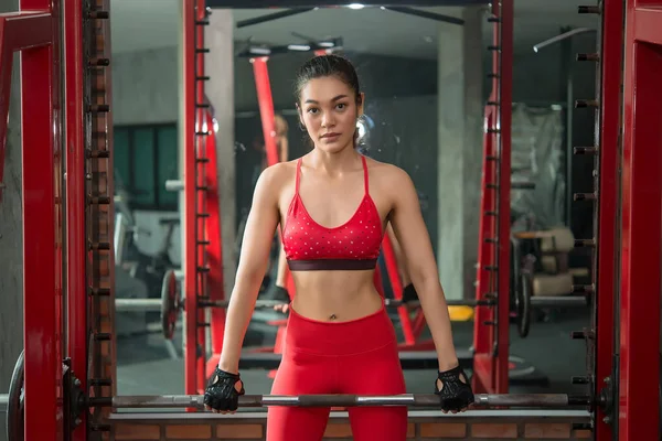 Hermosa Mujer Asiática Entrenamiento Fitness Gimnasio Tailandia — Foto de Stock