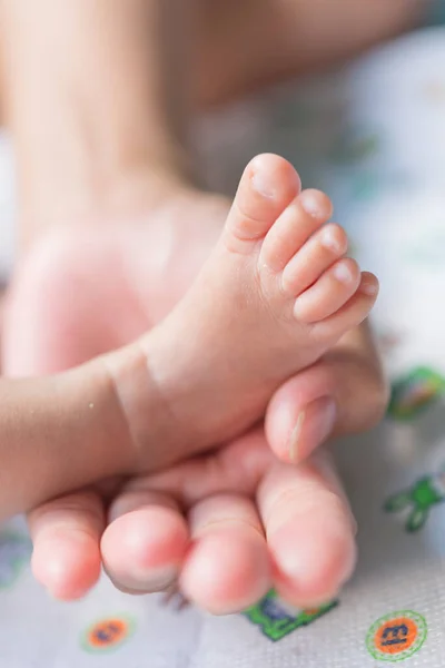 Closeup Foot Asian Baby Bed — Stock Photo, Image