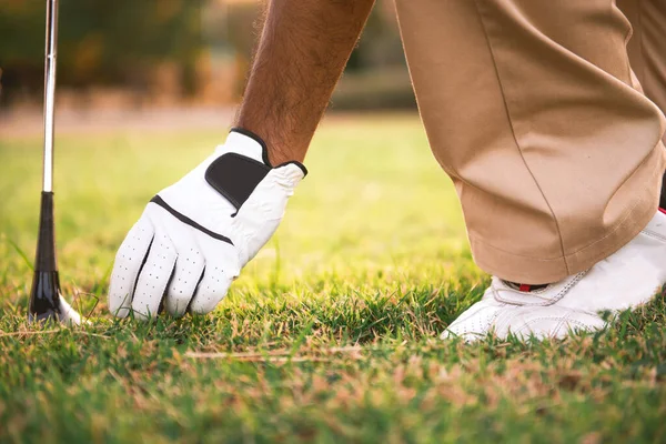 Close Hand Van Golfer Zet Golf Van Gras Thailand Mensen — Stockfoto