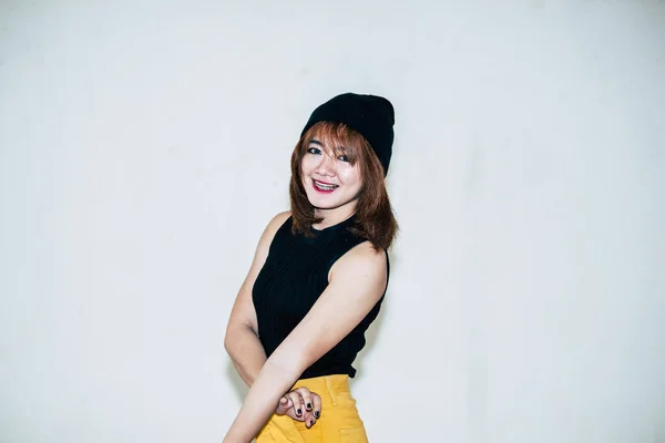 Cool Aziatische Hipsters Meisje Poseren Voor Het Nemen Van Een — Stockfoto