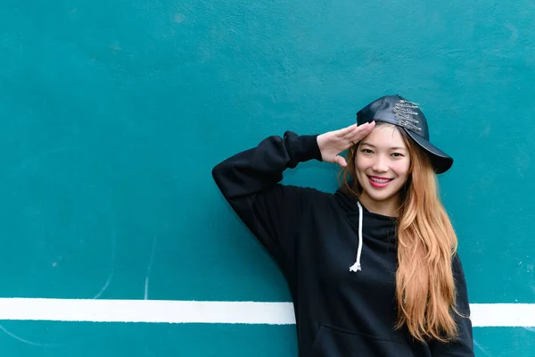 Asiático Hipsters Chica Posando Para Tomar Una Foto Estilo Vida —  Fotos de Stock