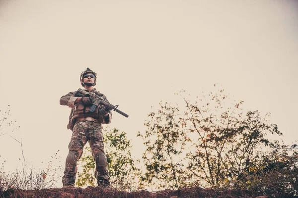 Closeup Asian Soldier Weapons Hand Forest Prepare Maneuver Military Veterans — Stock Photo, Image