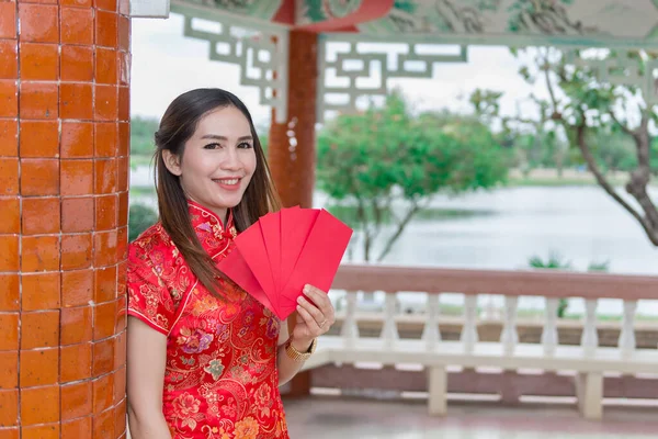 Frohes Chinesisches Neues Jahr Asiatin Traditioneller Cheongsam Kleidung Mit Roten — Stockfoto