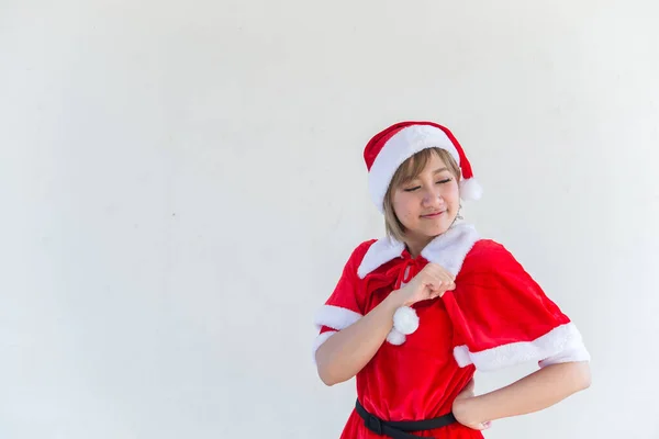 Bela Jovem Ásia Mulher Santa Claus Roupas Branco Fundo — Fotografia de Stock