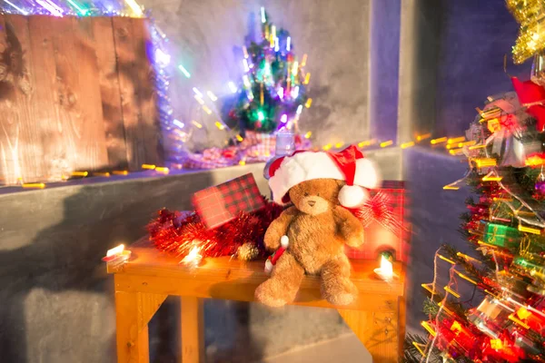 Homályos Teddy Maci Baba Viselni Karácsonyi Kalap Díszíteni Karácsonyi Háttér — Stock Fotó