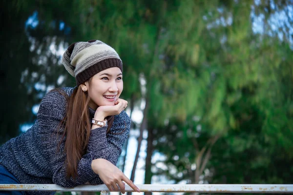 Porträt Der Schönen Asiatischen Frau Junge Mädchen Winter Porträt Thailändische — Stockfoto