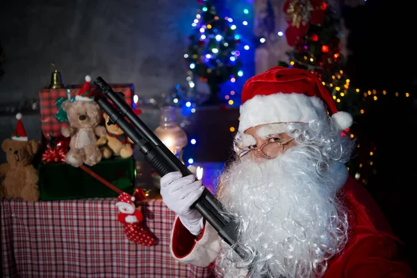 Angry Santa Claus Holding Shortgun Home Sit Chair Think Plan — Stock Photo, Image