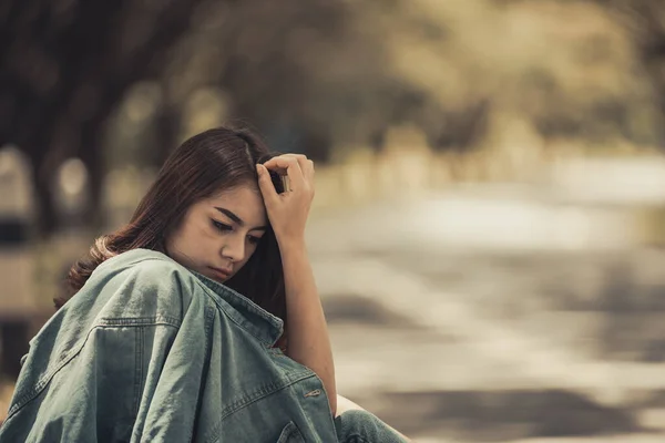 Mooie Thai Vrouw Erg Verdrietig Van Onbeantwoorde Liefde Heroverwegen Denken — Stockfoto