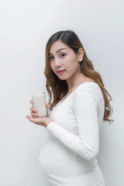 Mujer Embarazada Con Leche Mano Beber Leche Buena Salud Para — Foto de Stock