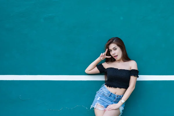 Asian Hipsters Girl Posing Take Photo Lifestyle Modern Woman Thai — Stock Photo, Image