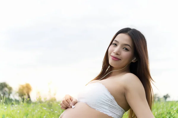 Porträtt Ung Asiatisk Gravid Kvinna — Stockfoto