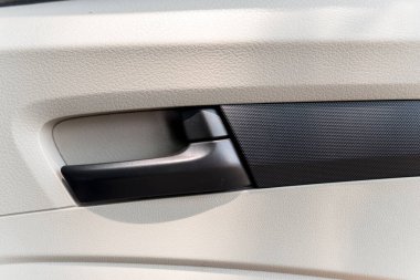 Kabin manzaralı araba kapısı.