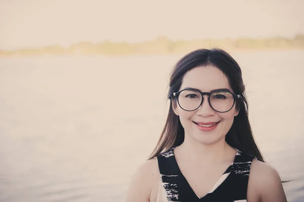 Portrait Asian Woman Wear Glasses Outdoor — 스톡 사진