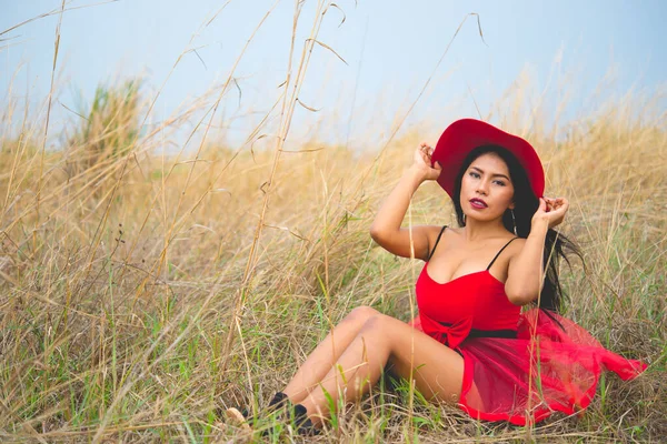 Portrait Belle Femme Asiatique Robe Rouge Avec Chapeau Rouge Sur — Photo