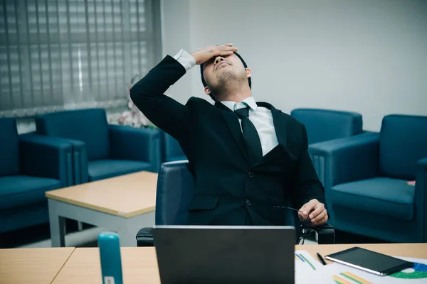 Empresário Asiático Estressado Trabalho Furioso Trabalho Duro Boss Queixar Sobre — Fotografia de Stock