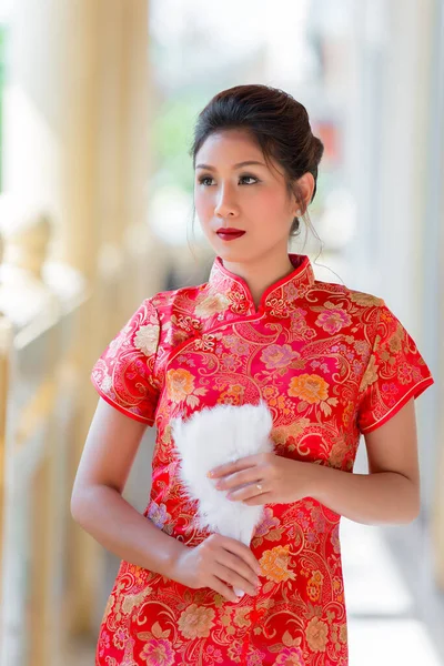 Ritratto Bella Donna Asiatica Abito Cheongsam Thailandia Felice Anno Nuovo — Foto Stock