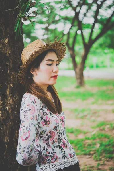 Close Bela Asiática Mulher Triste Ela Quebrar Coração Amor Coração — Fotografia de Stock
