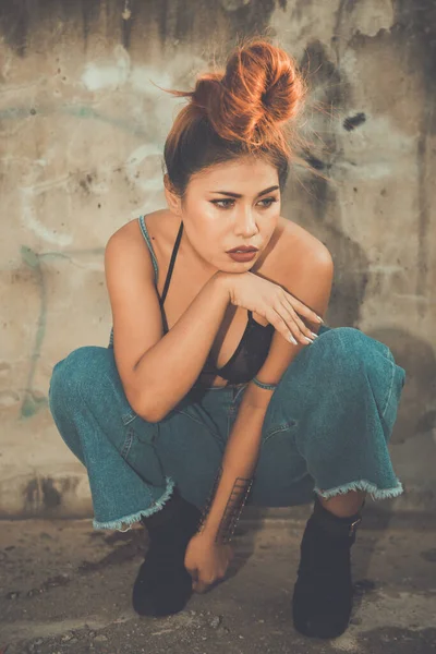 Portret Van Aziatische Sexy Hipster Meisje Show Beha Het Verlaten — Stockfoto
