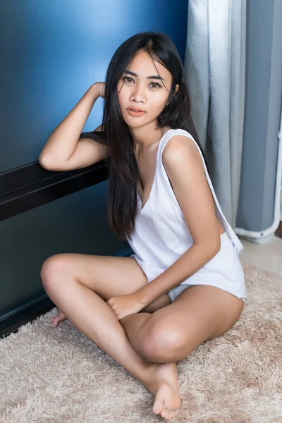 Portrait Asian Sexy Woman Bed — Stok Foto