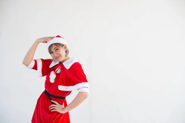 Bella Giovane Donna Asiatica Vestiti Babbo Natale Sfondo Bianco — Foto Stock