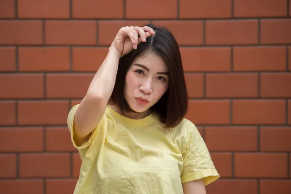 Porträt Der Schönen Asiatischen Chic Girl Posieren Für Ein Foto — Stockfoto