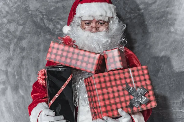 Papai Noel Segurando Fogos Artifício Para Brincar Conceito Feliz Natal — Fotografia de Stock