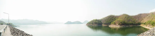 Piękny Krajobraz Jeziora Ciągu Dnia — Zdjęcie stockowe