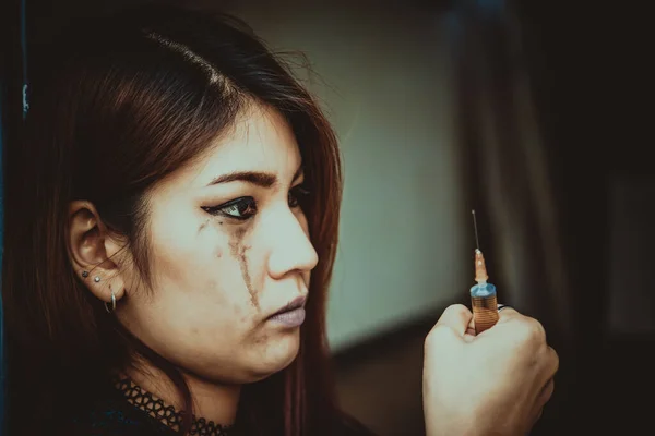 Aziatische Vrouwen Zijn Drugsverslaafden Heroïne Hun Aderen Injecteren Flakka Drug — Stockfoto