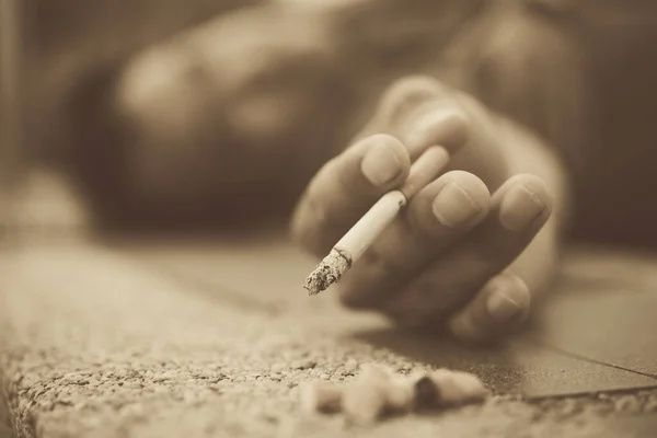 Asijské Muž Nemocný Kvůli Kouření Než Množství Srdeční Choroby Koncept — Stock fotografie