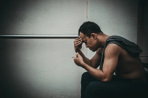 Asiático Estrés Guapo Hombre Fumar Tailandia Personas Deprimido Hombre Concepto — Foto de Stock