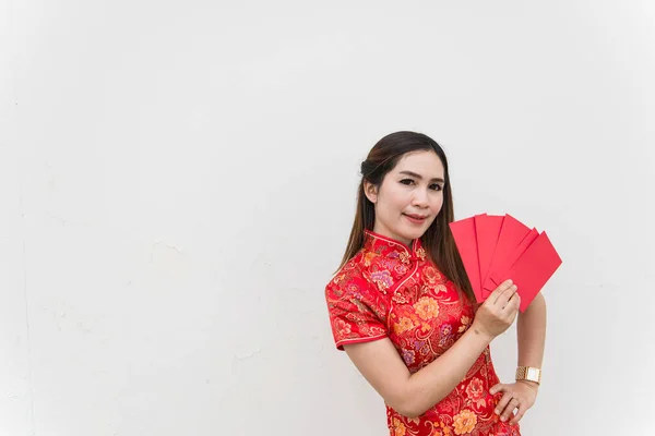 Feliz Año Nuevo Chino Retrato Mujer Asiática Tiene Sobre Rojo — Foto de Stock